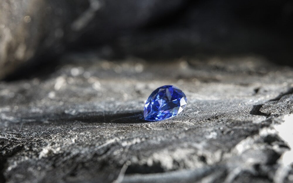 Understanding The Sapphire Stone's Meaning In Modern Jewelry